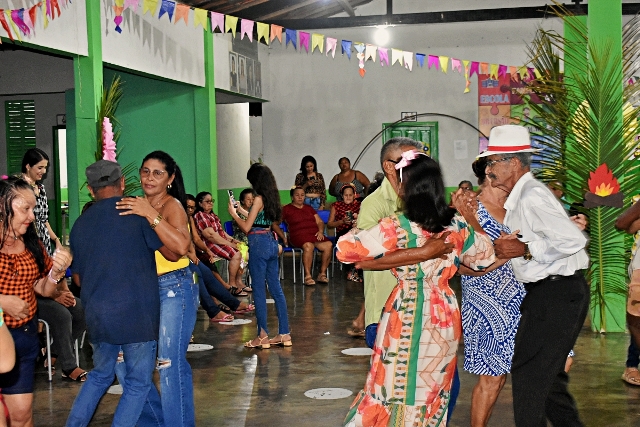 FA-IMG-50c31fbe27ed1e0007c.jpg